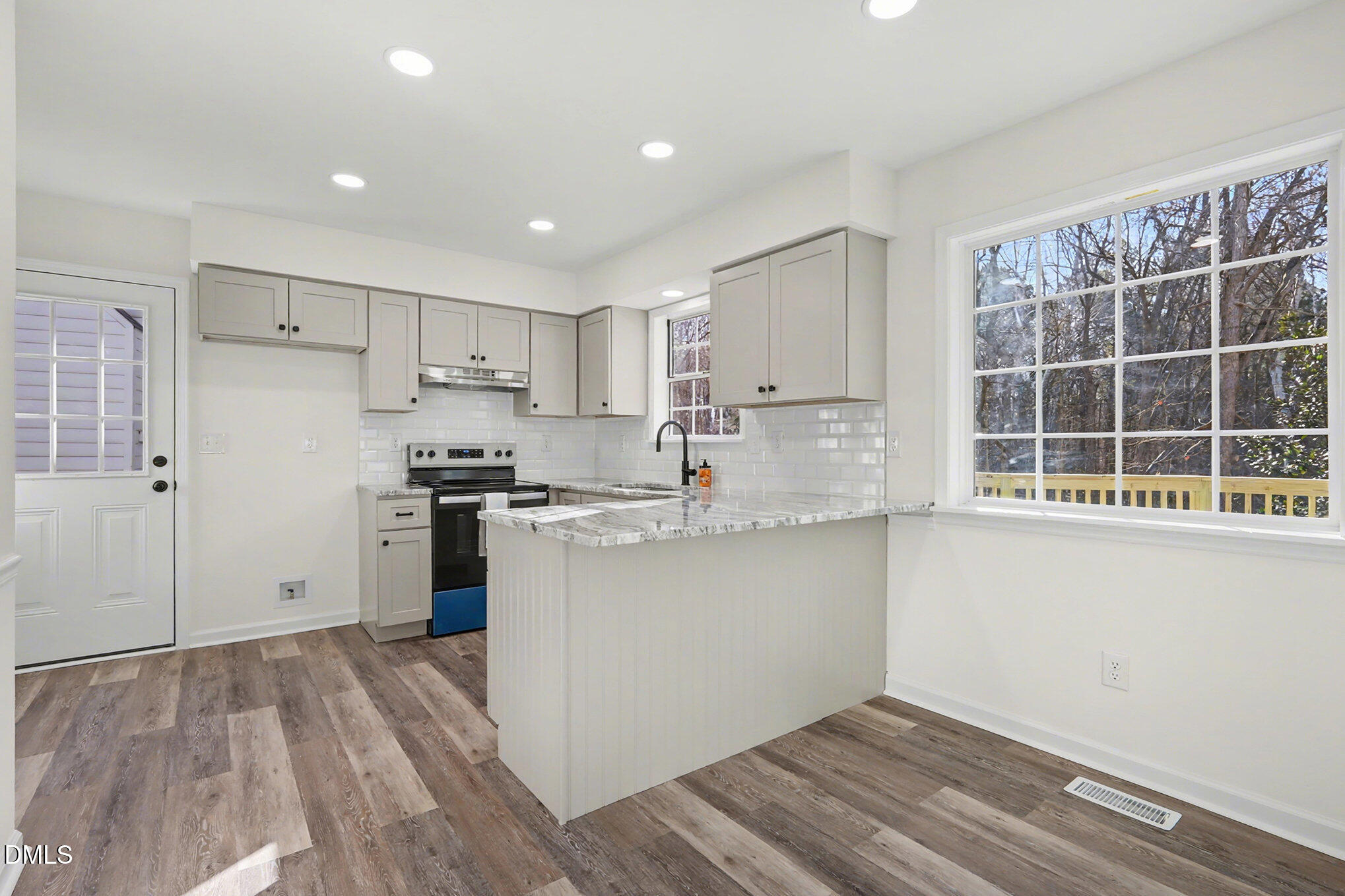 4311 White Cliff Lane