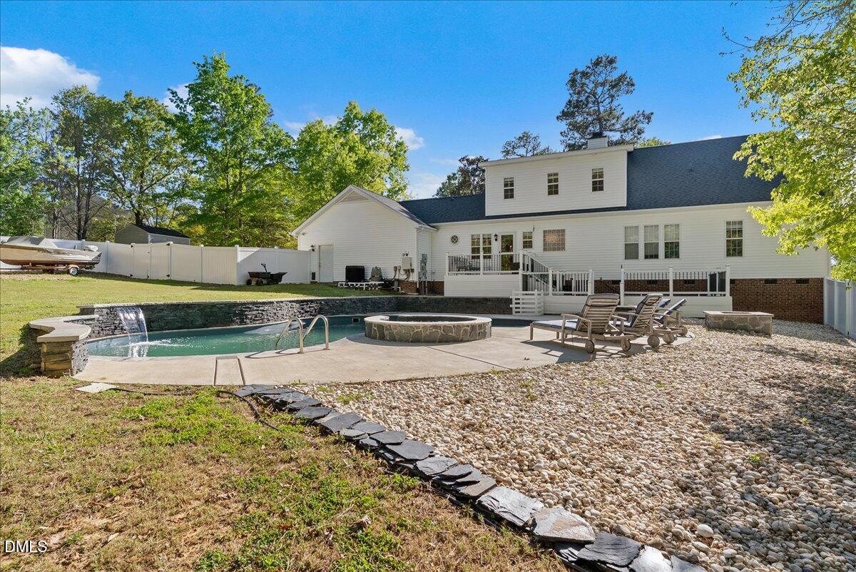 121 Plantation Court