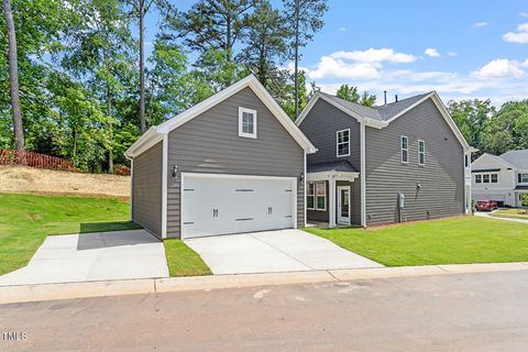 Single Family Residence in Raleigh NC 5828 Conly Drive 14.jpg