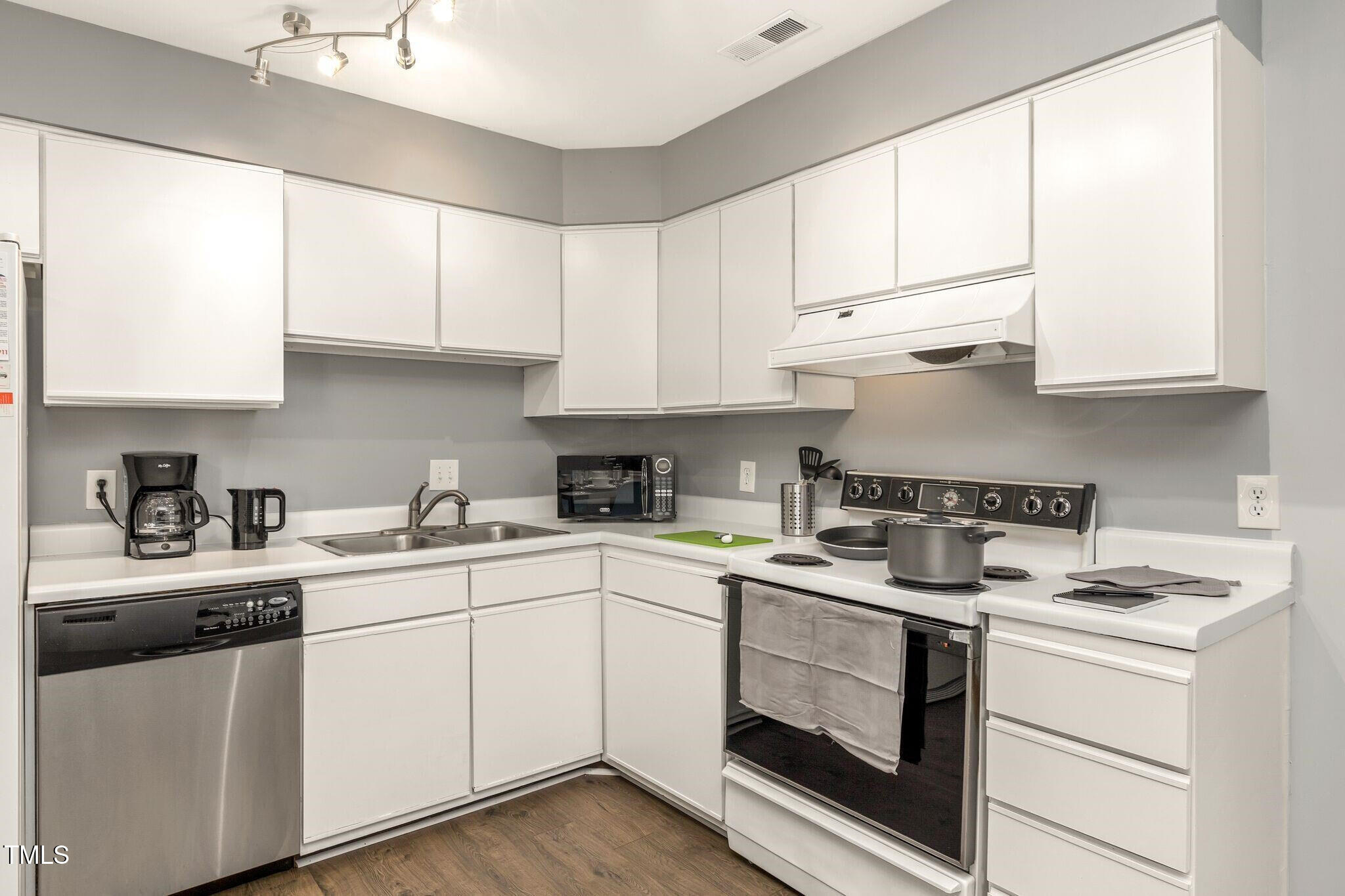 203 Summerwalk Circle
