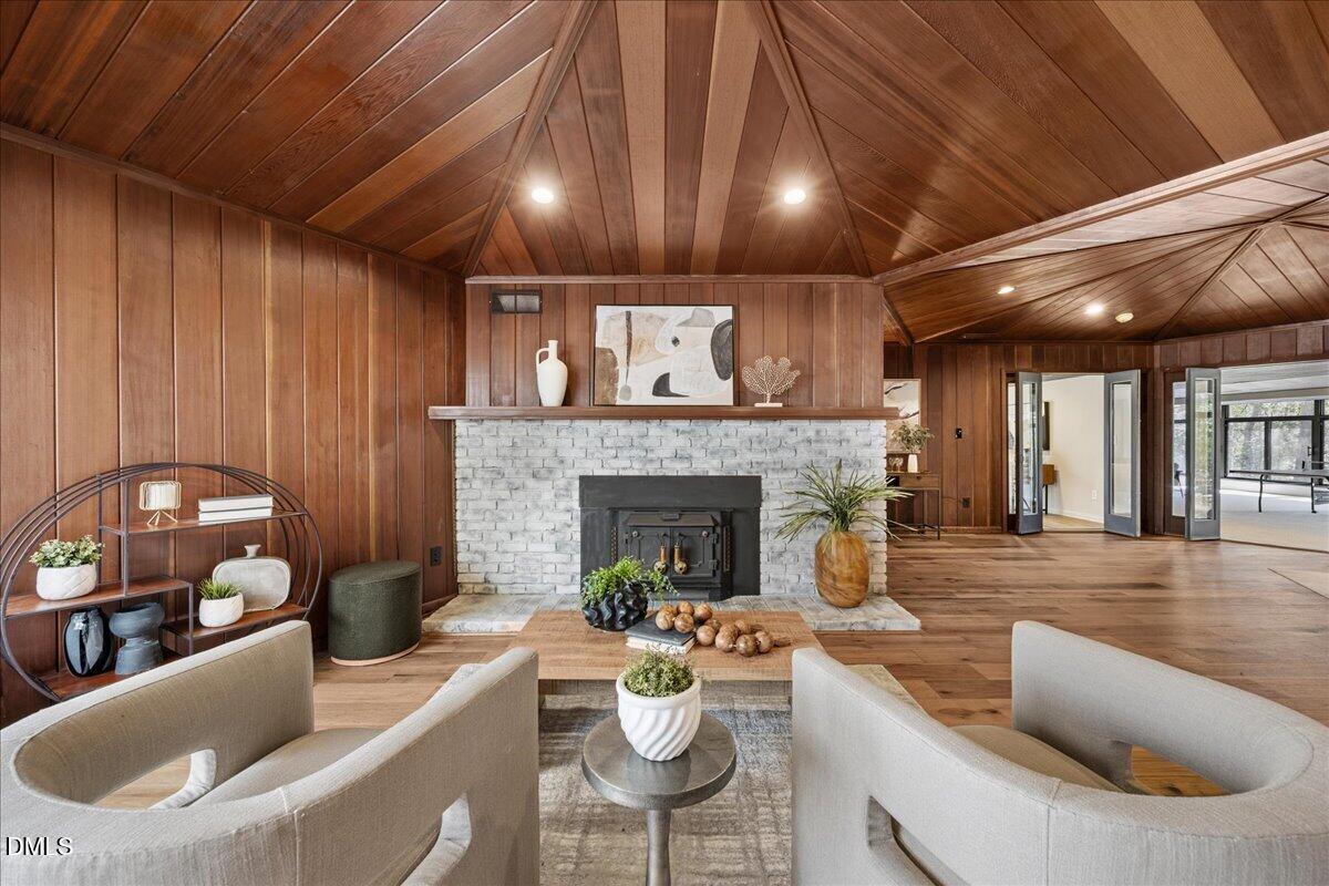 6128 Riverside Drive