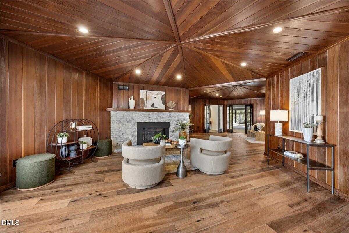 6128 Riverside Drive