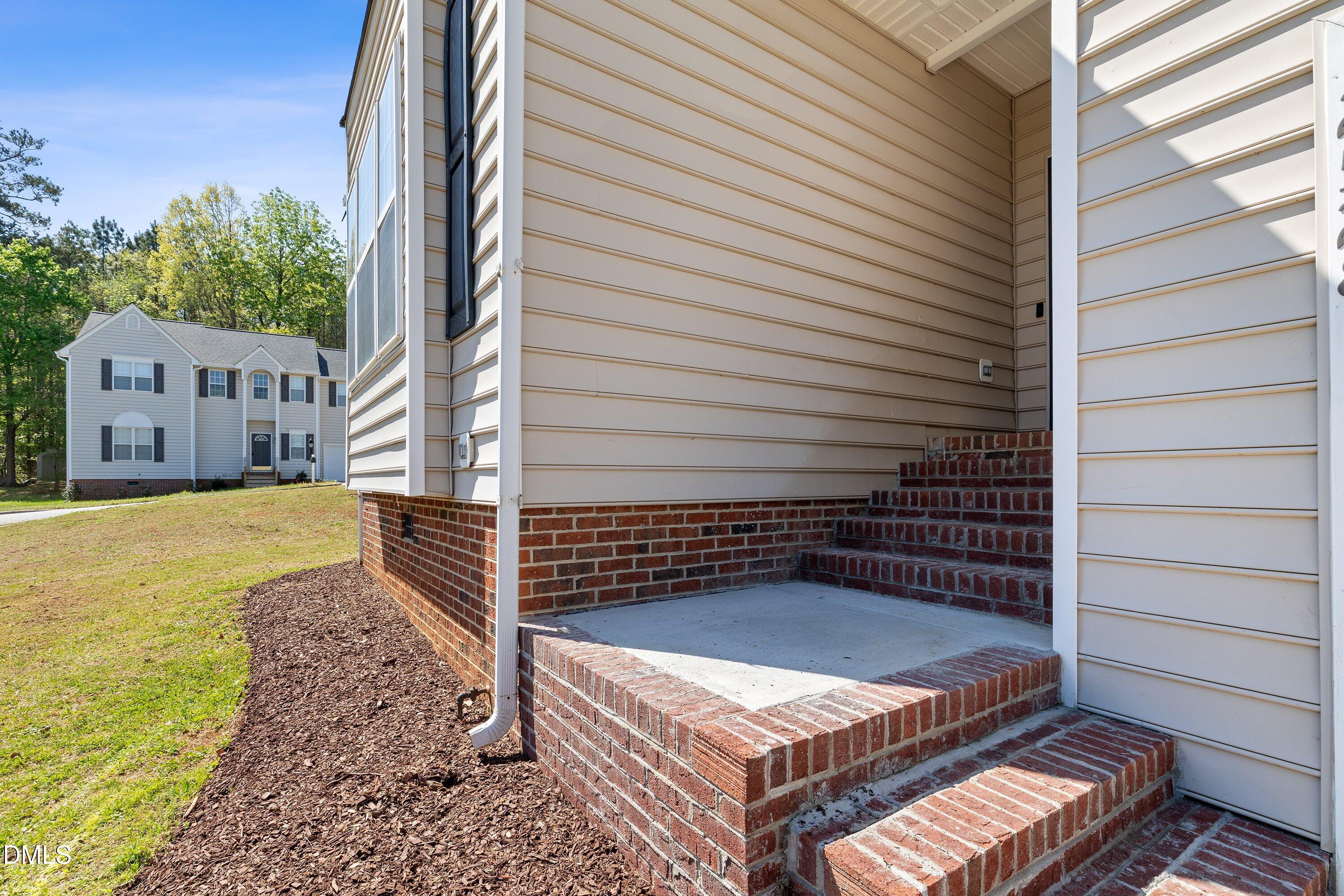 2528 Laurel Falls Lane