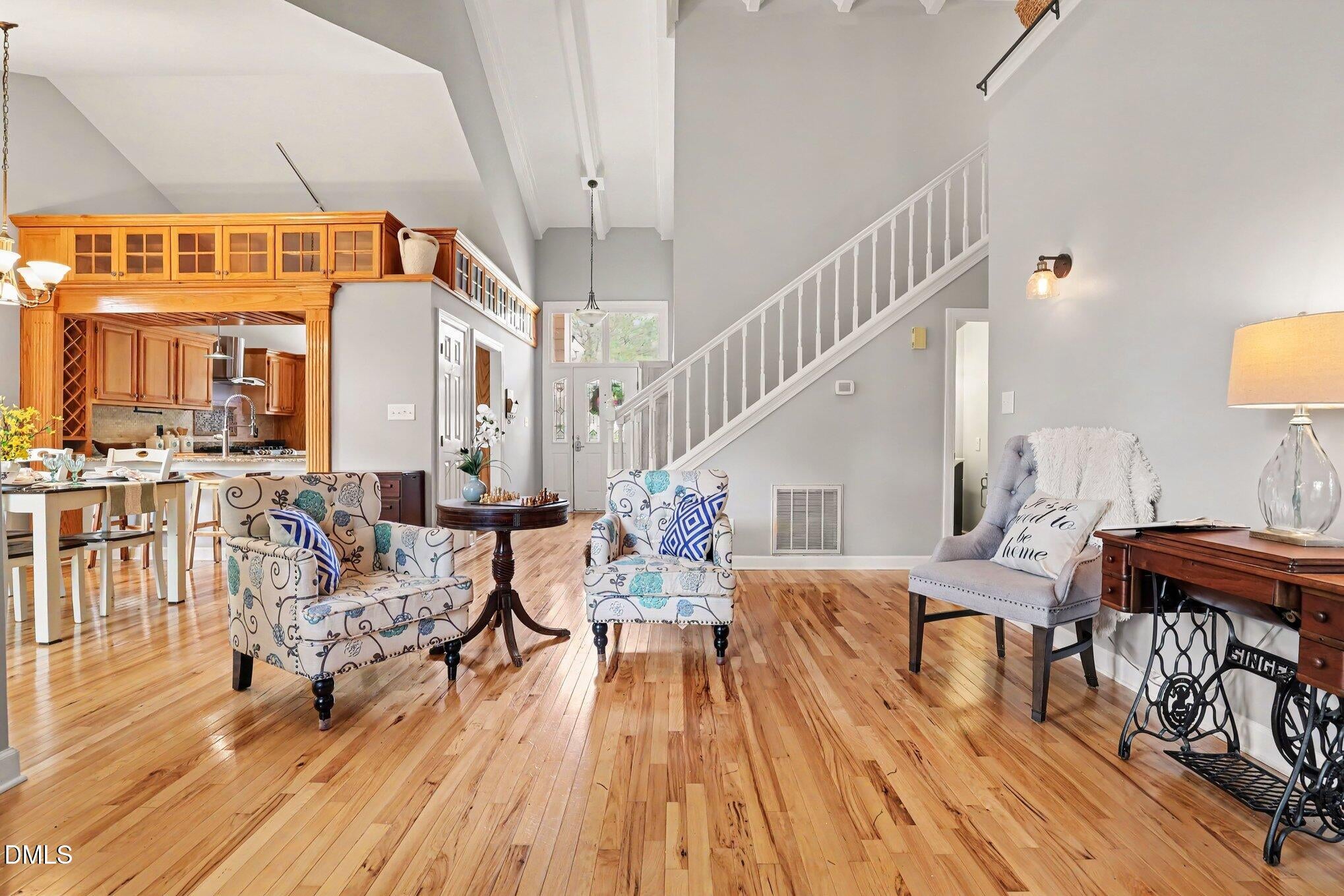 10001 Goodview Court