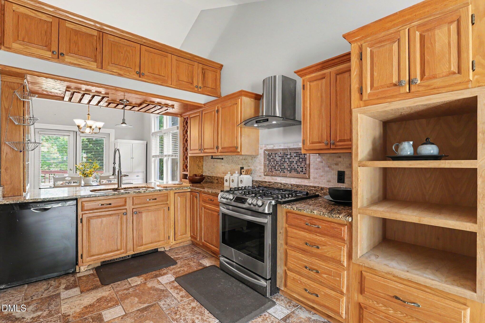 10001 Goodview Court