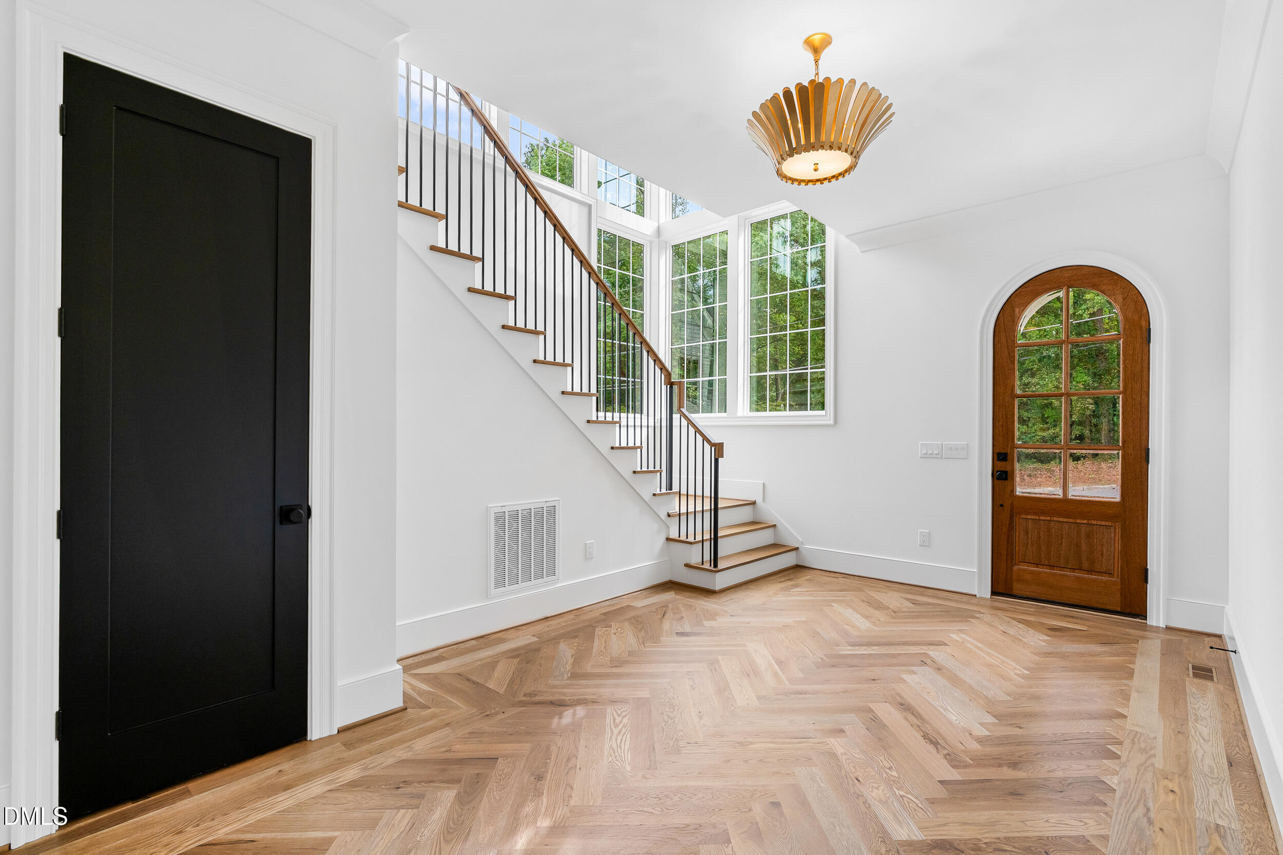 6 Chantilly Place