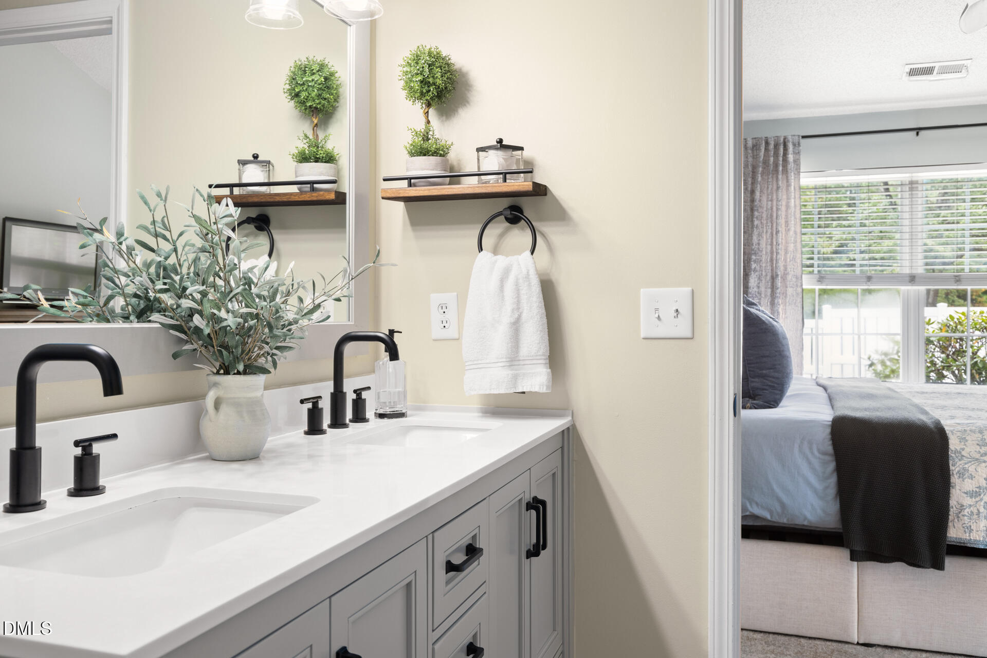 Raleigh, North Carolina 27613, United States, 3 Bedrooms Bedrooms, ,3 BathroomsBathrooms,Residential,Active,211529