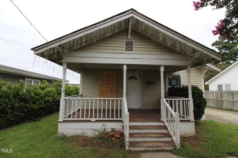 207 W Brocklyn Street Benson NC 27504