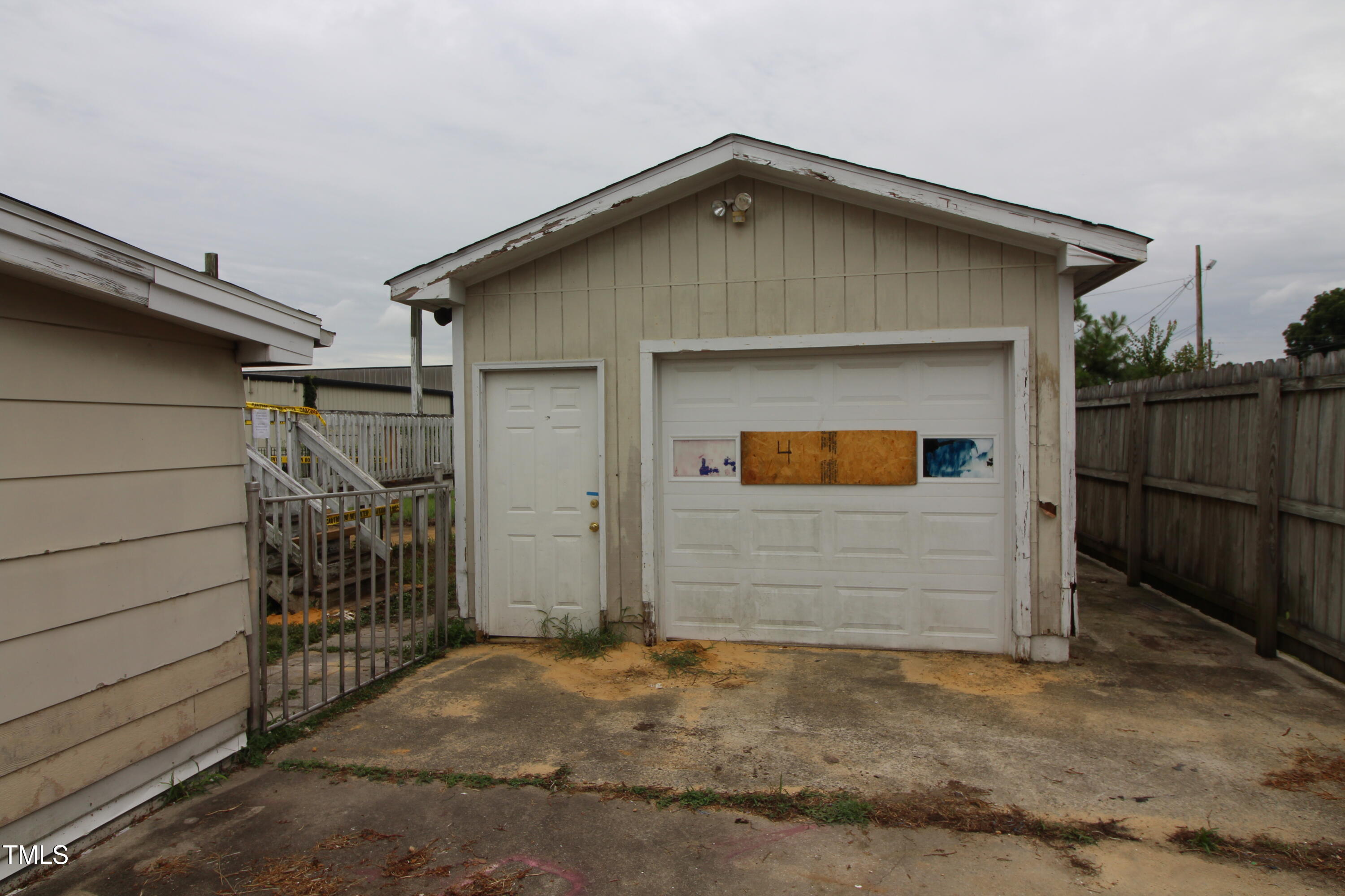 207 W Brocklyn Street