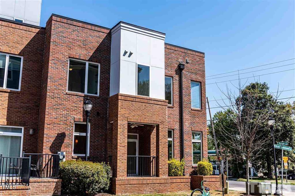 256 William Drummond Way