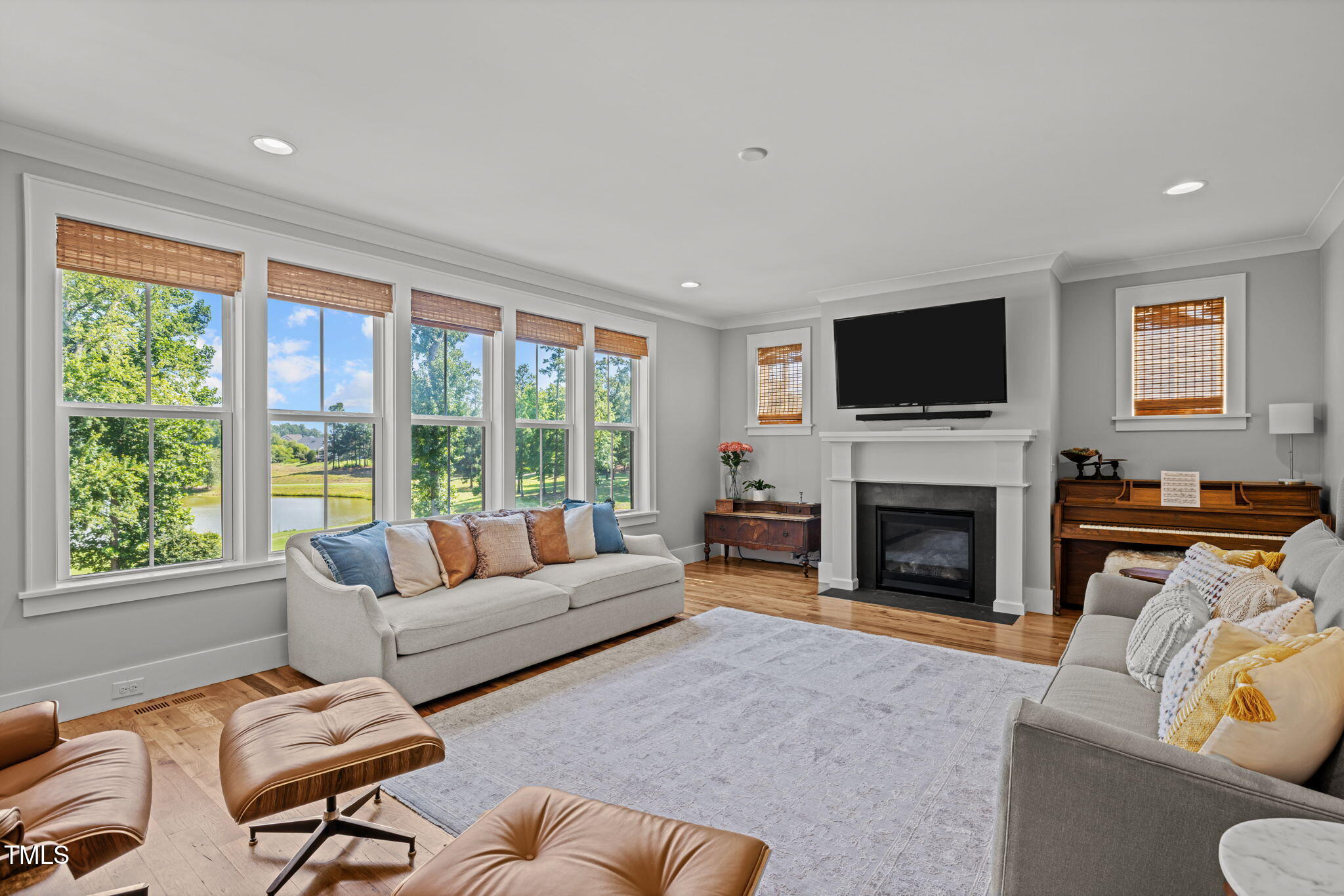 817 Rambling Oaks Lane