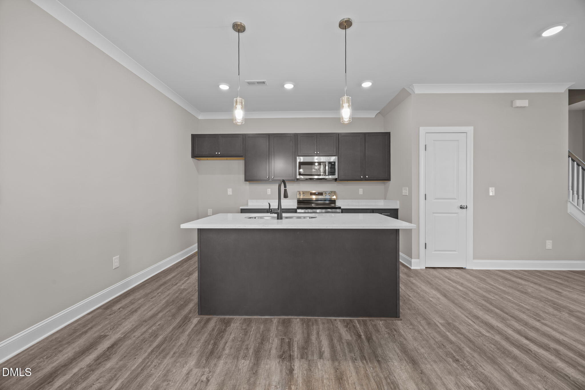 325 Parker Street 20