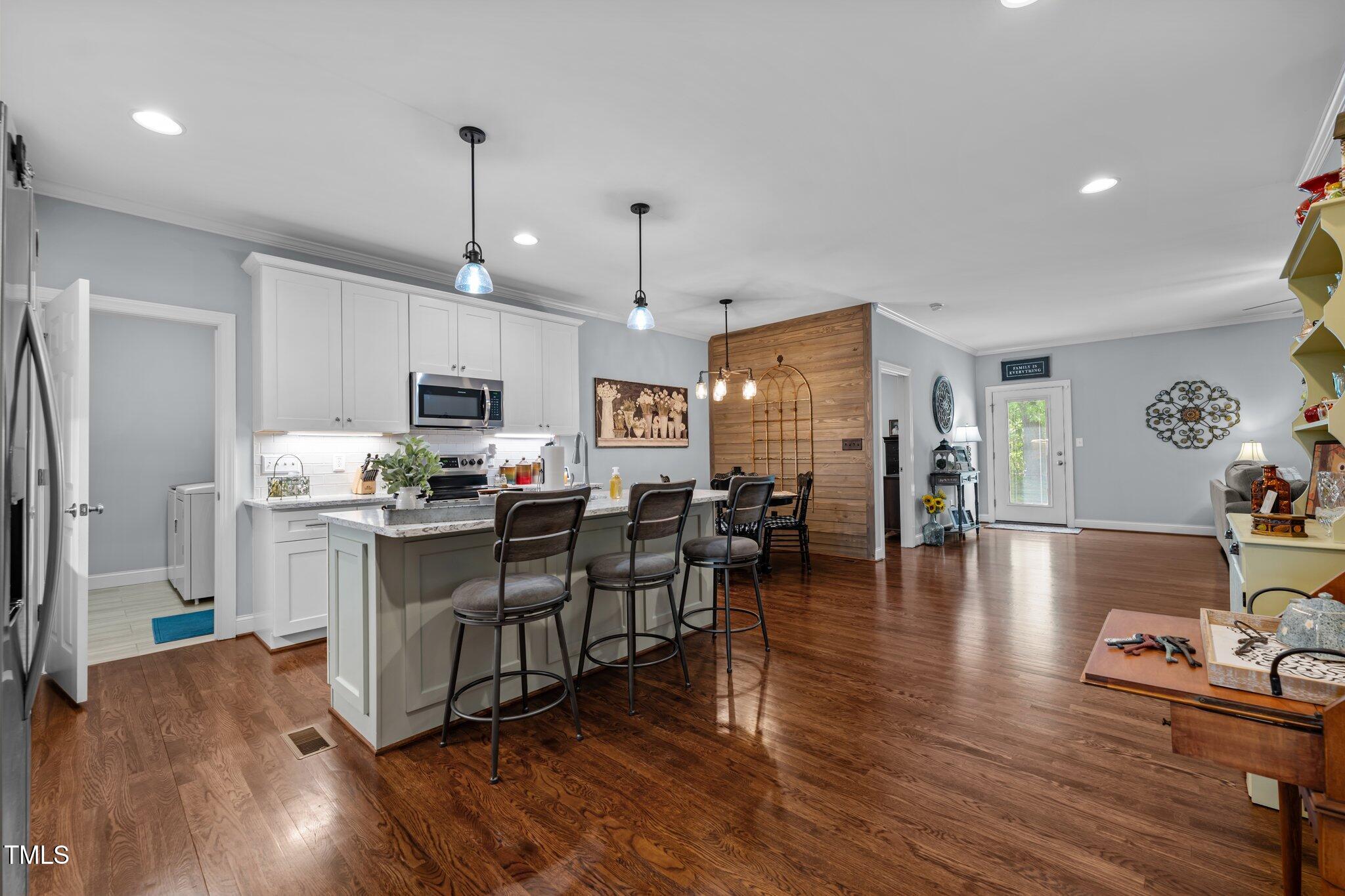 928 Arrowhead Lane