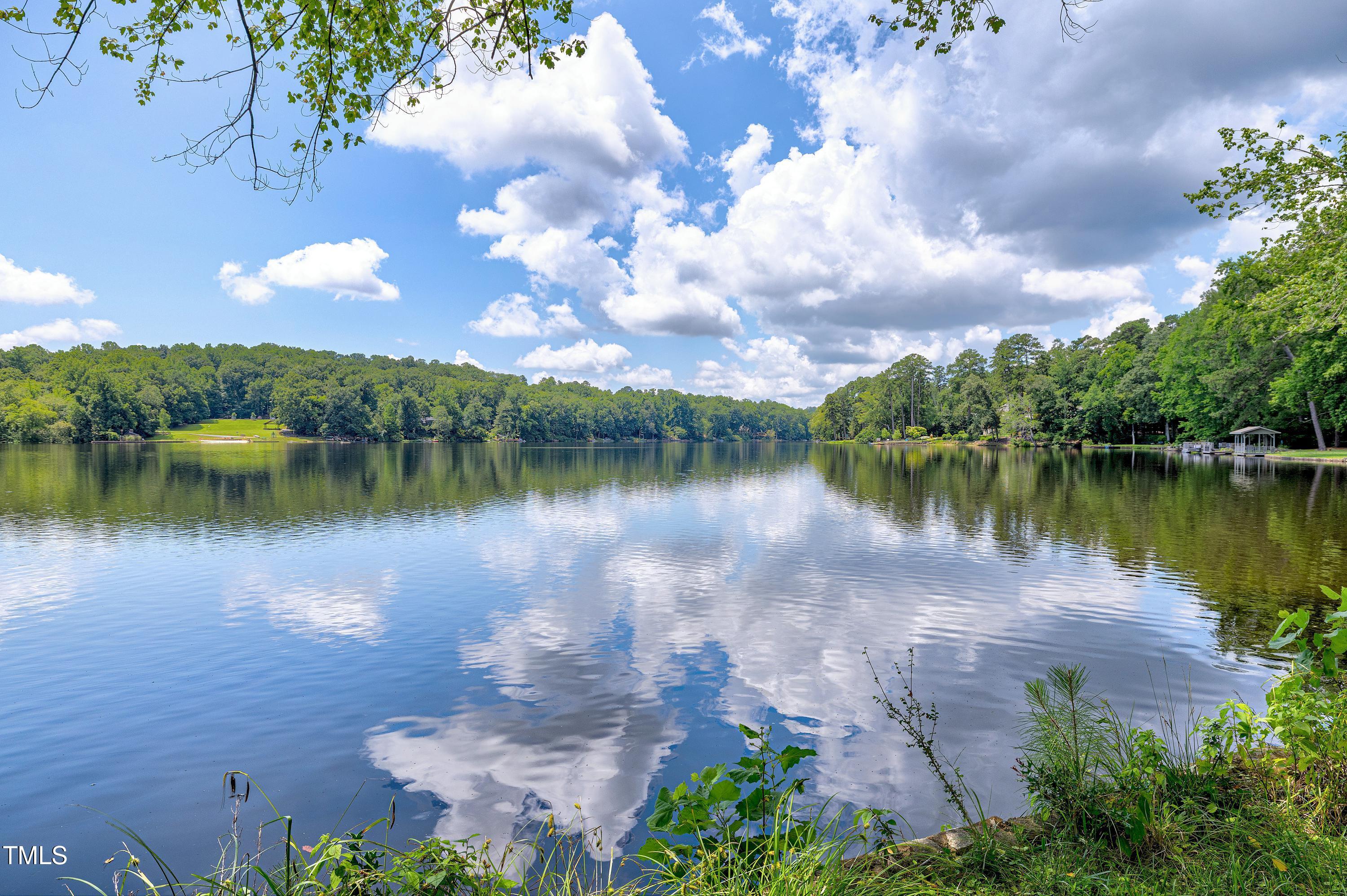 2144 Lakeshore Court