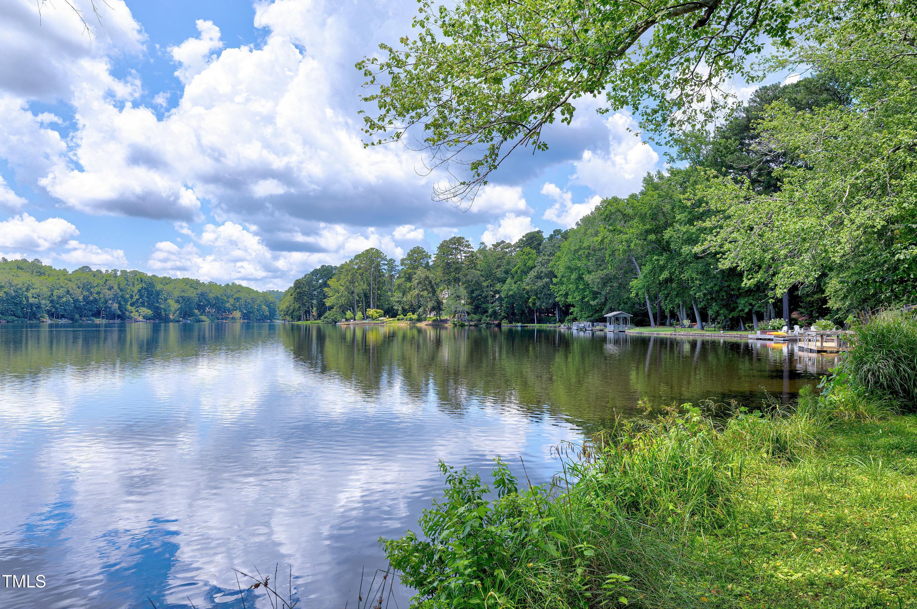 2144 Lakeshore Court