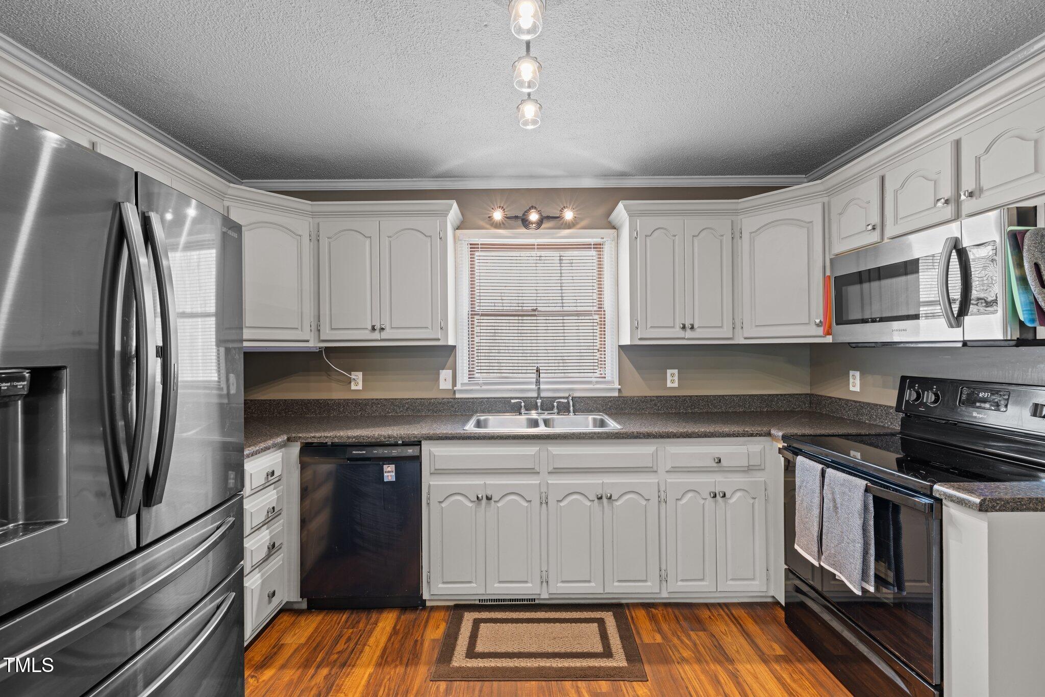 323 E Stratford Drive