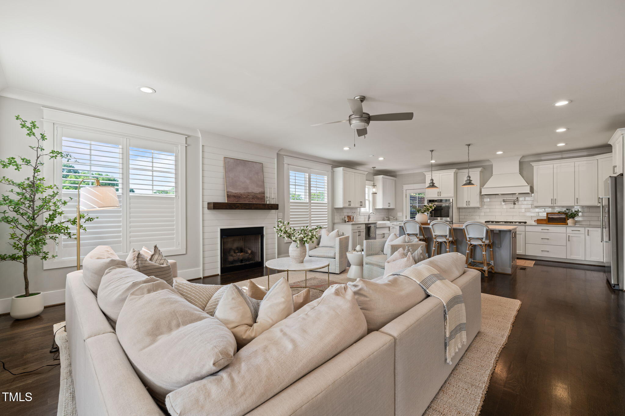 512 Montague Lane
