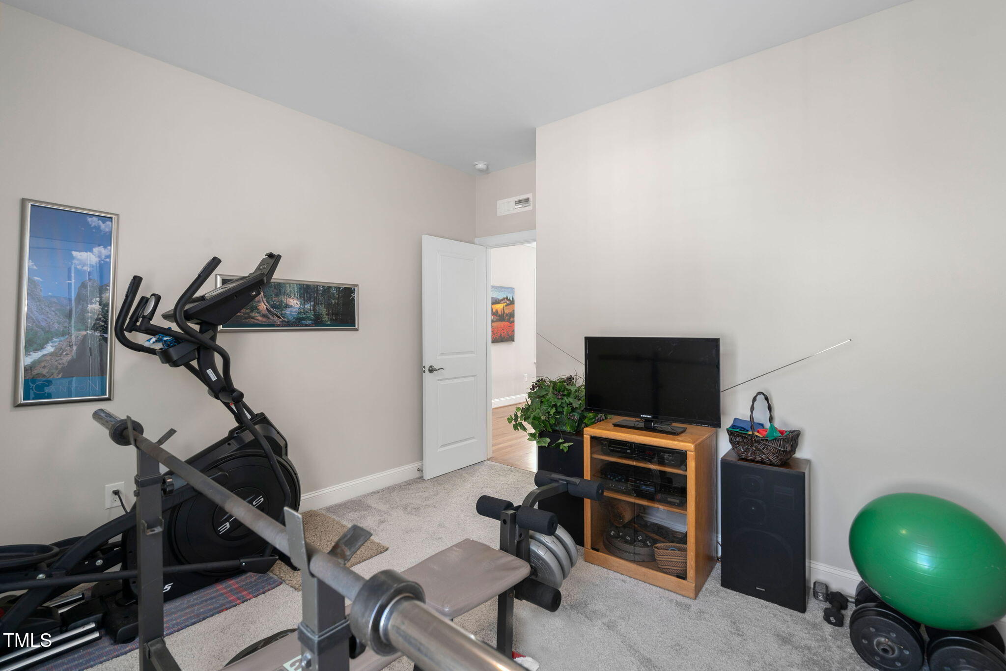 Raleigh, North Carolina 27613, United States, 6 Bedrooms Bedrooms, ,5 BathroomsBathrooms,Residential,Pending,78900