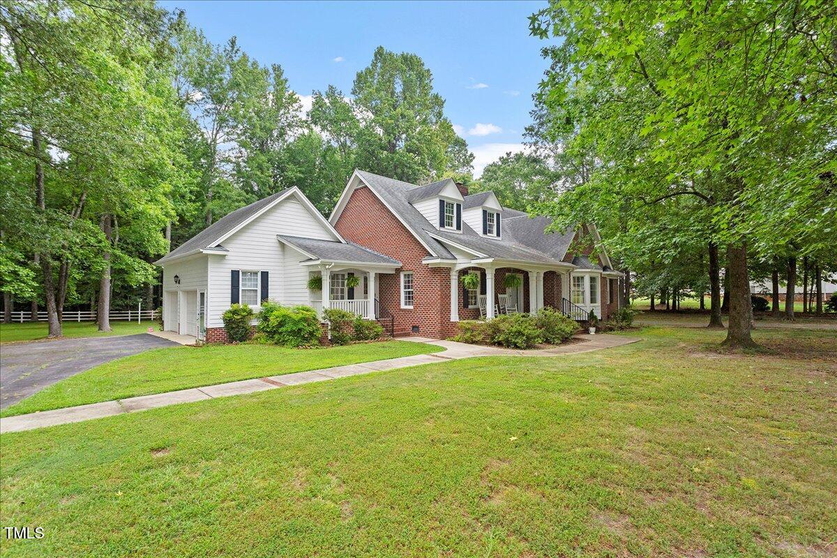 121 Mayfield Place