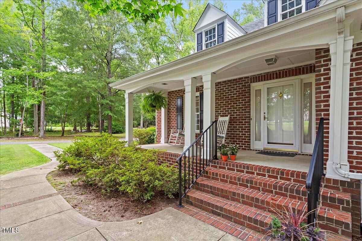121 Mayfield Place