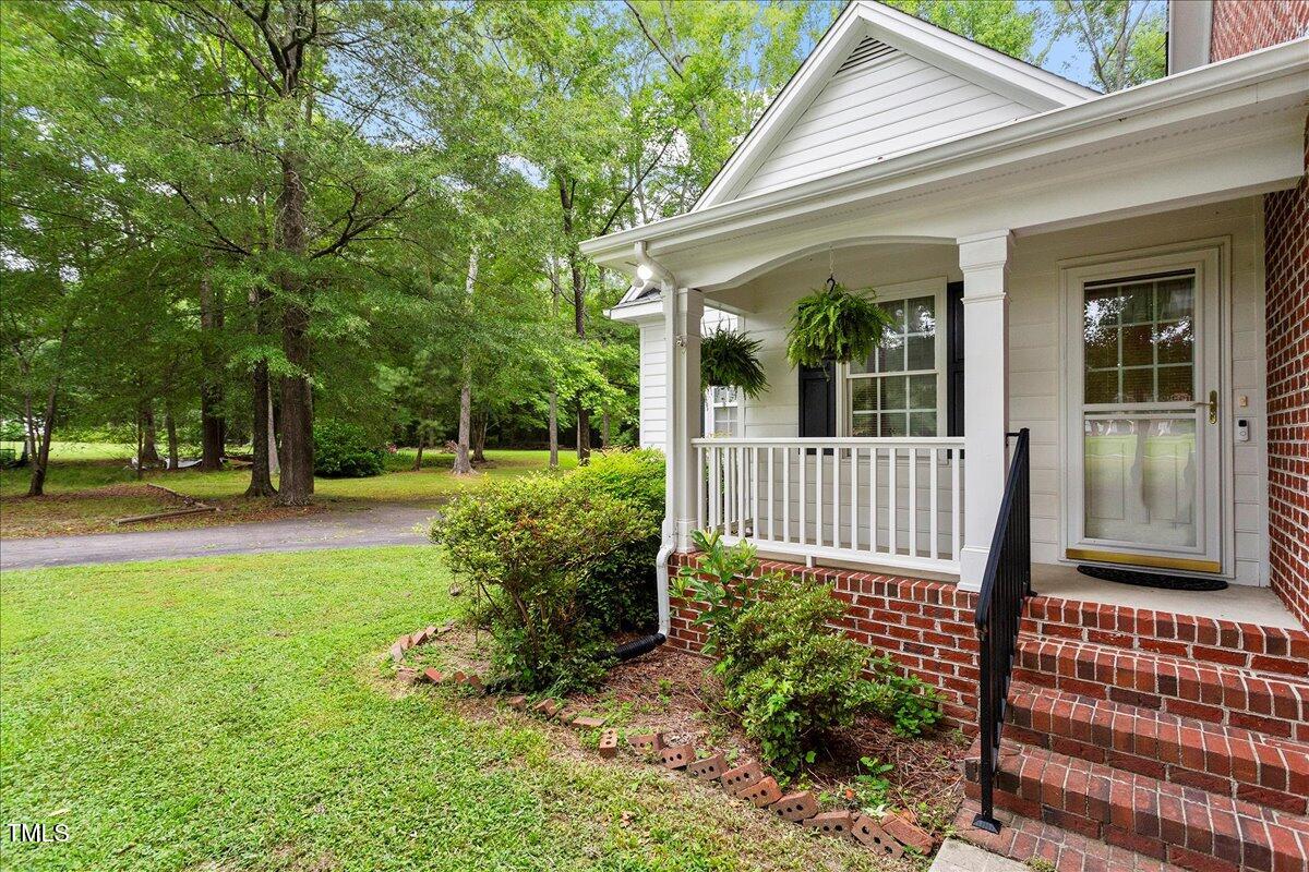 121 Mayfield Place