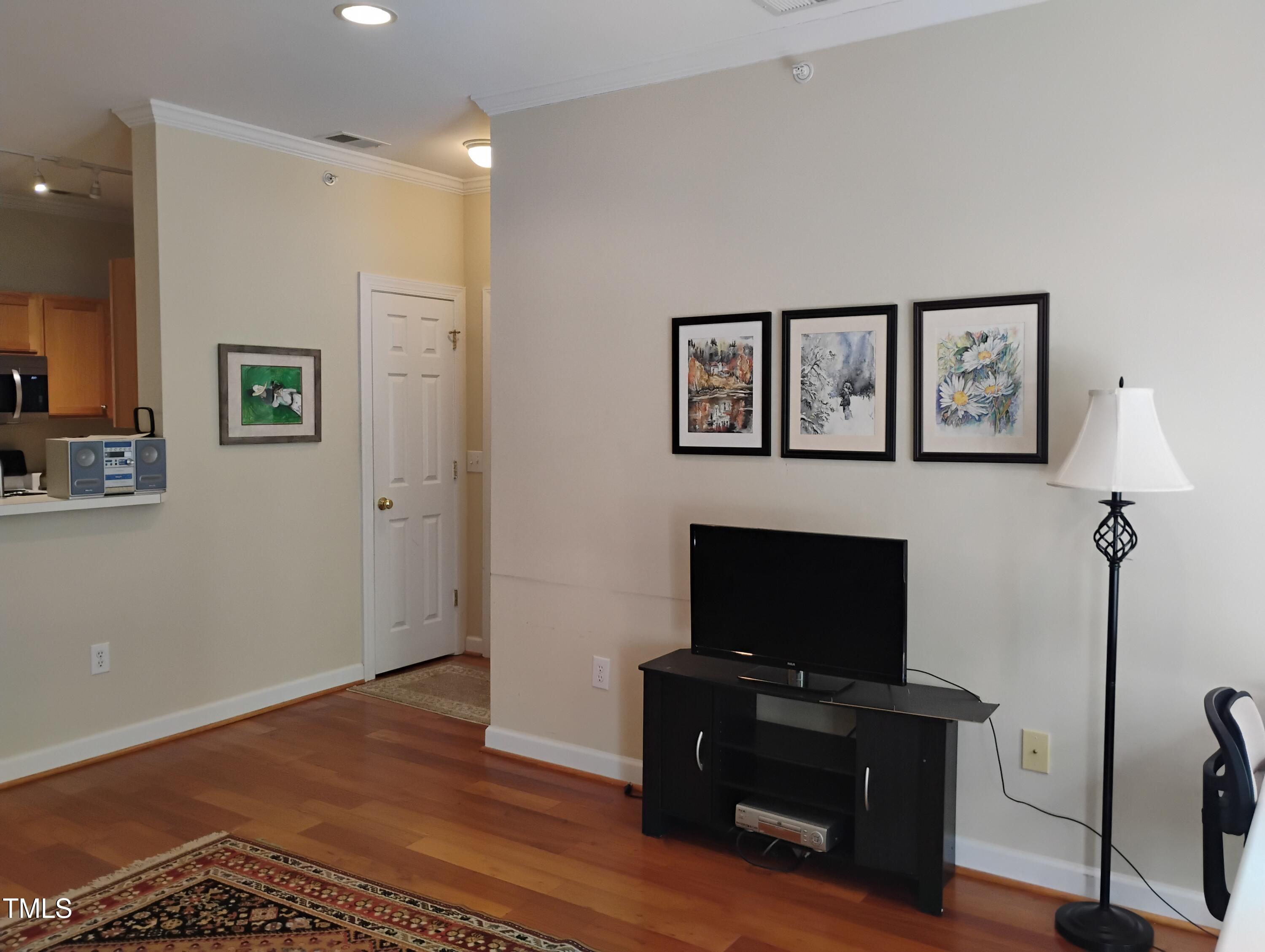 524 Aberdeen Drive Apt 207