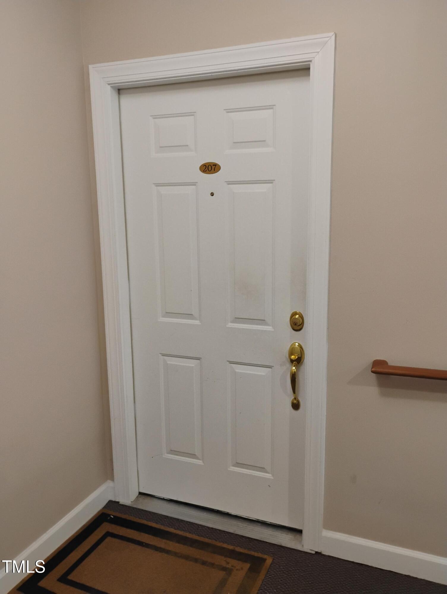 524 Aberdeen Drive Apt 207