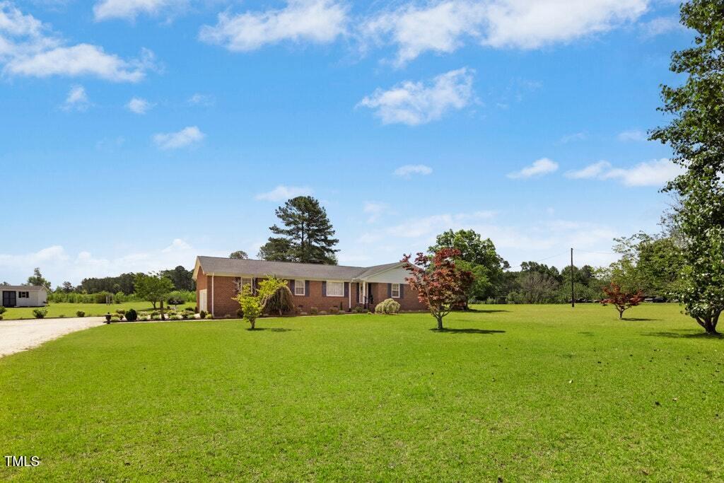 1035 Aquilla Road