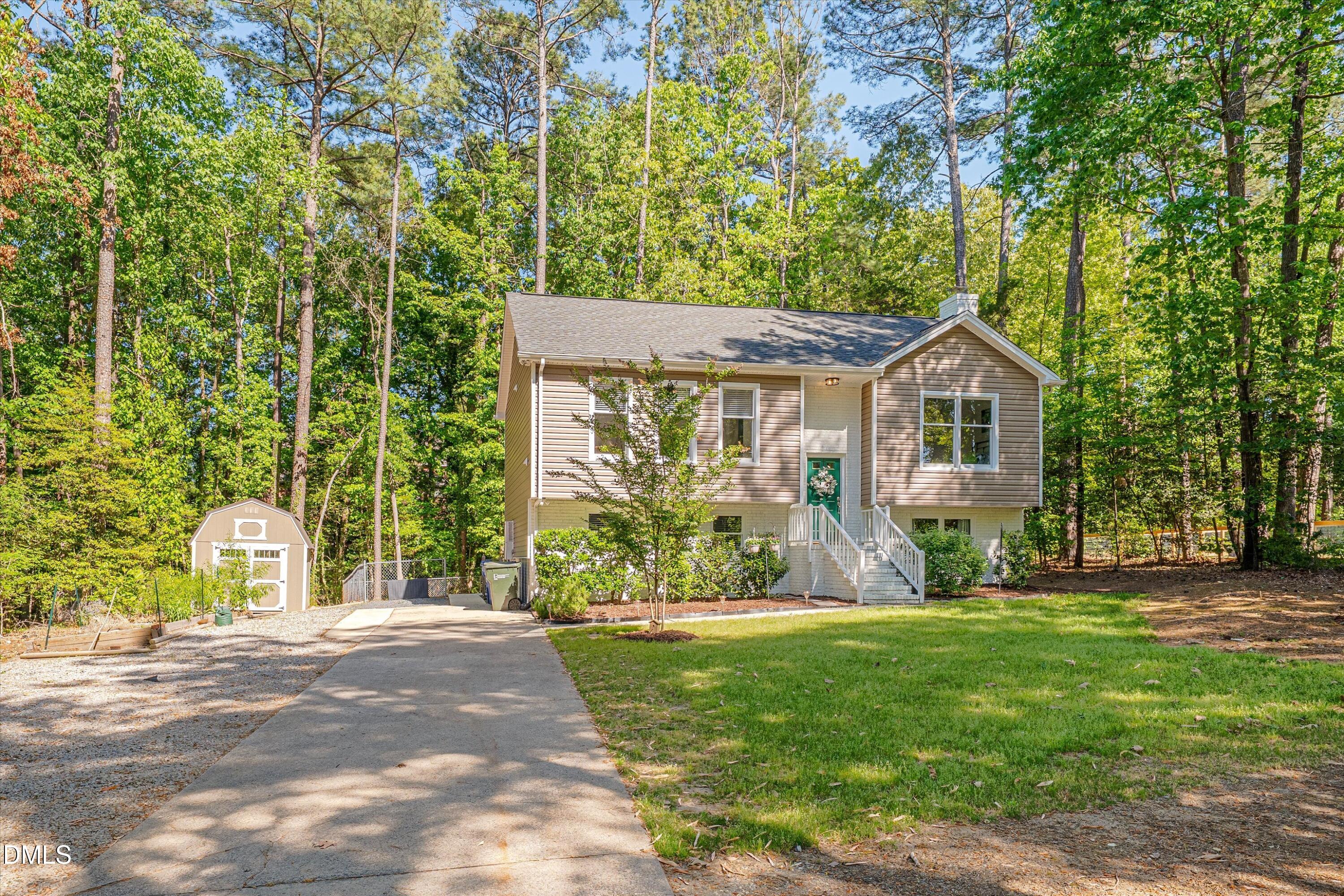 4901 Rollingwood Drive