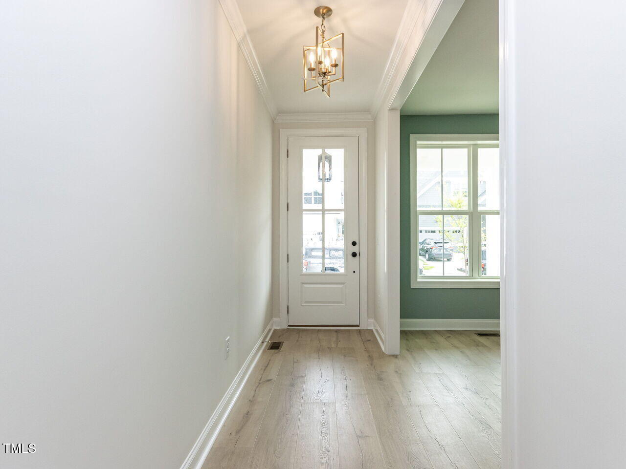 1813 Bright Lantern Way