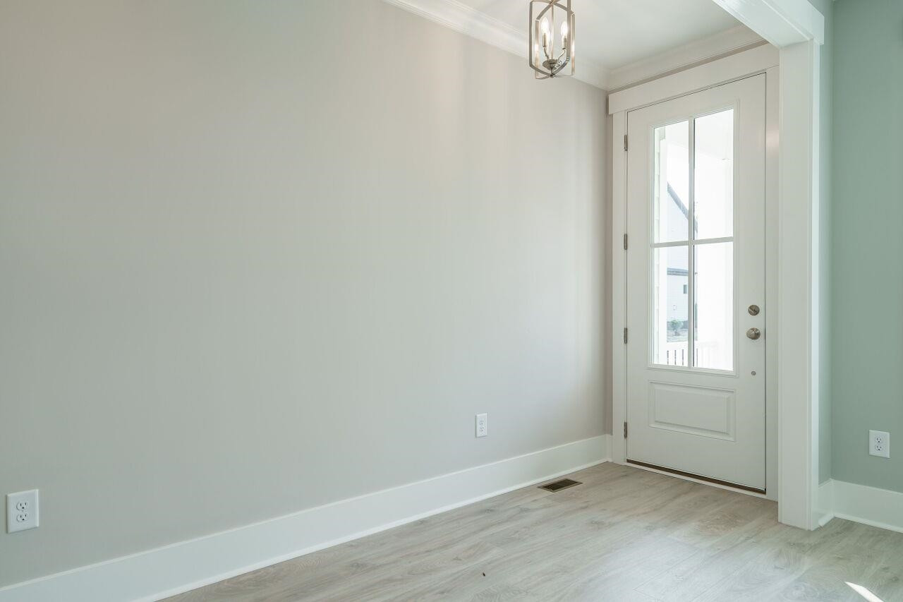 1813 Bright Lantern Way