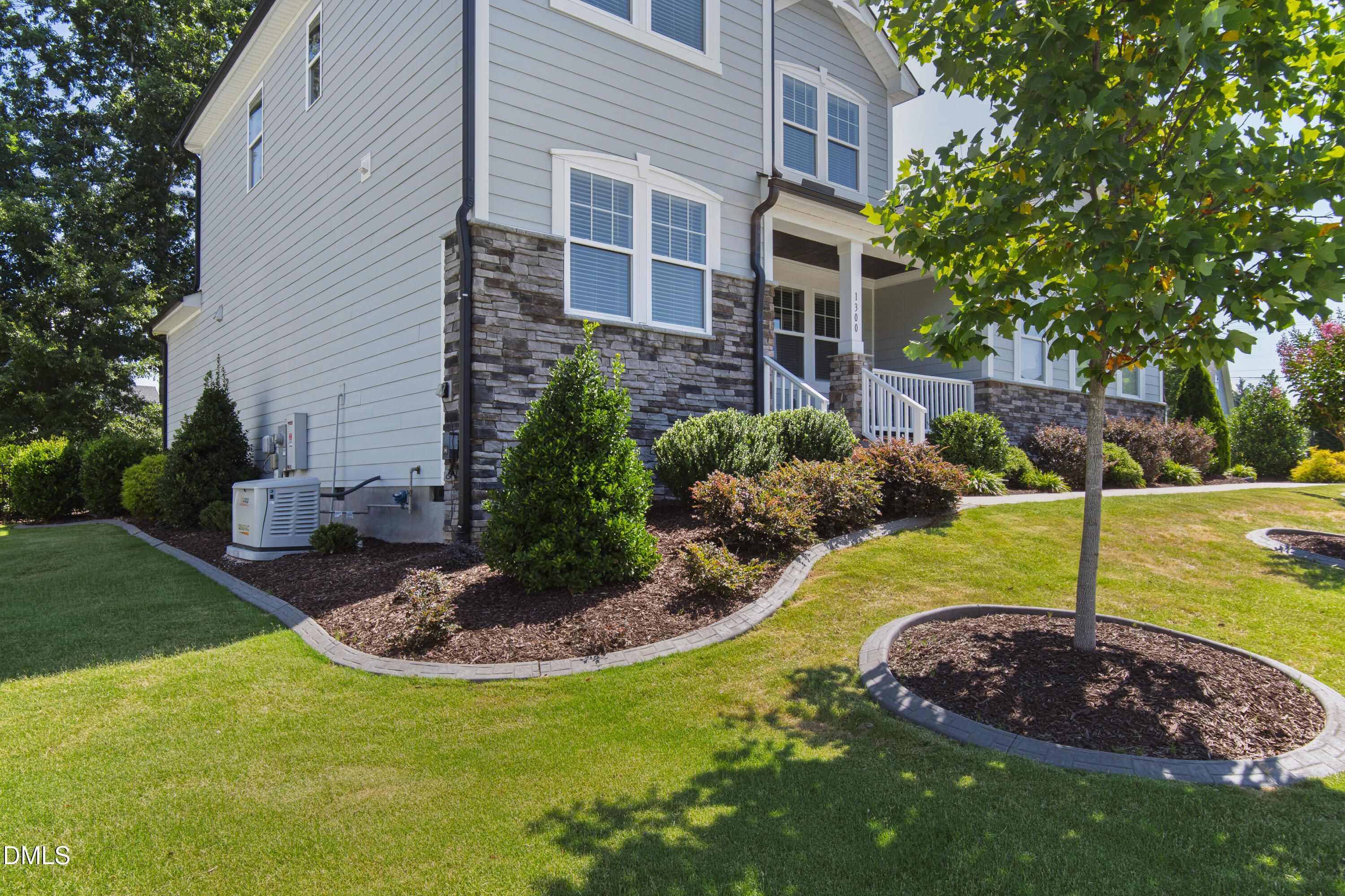 1300 Commons Ford Place