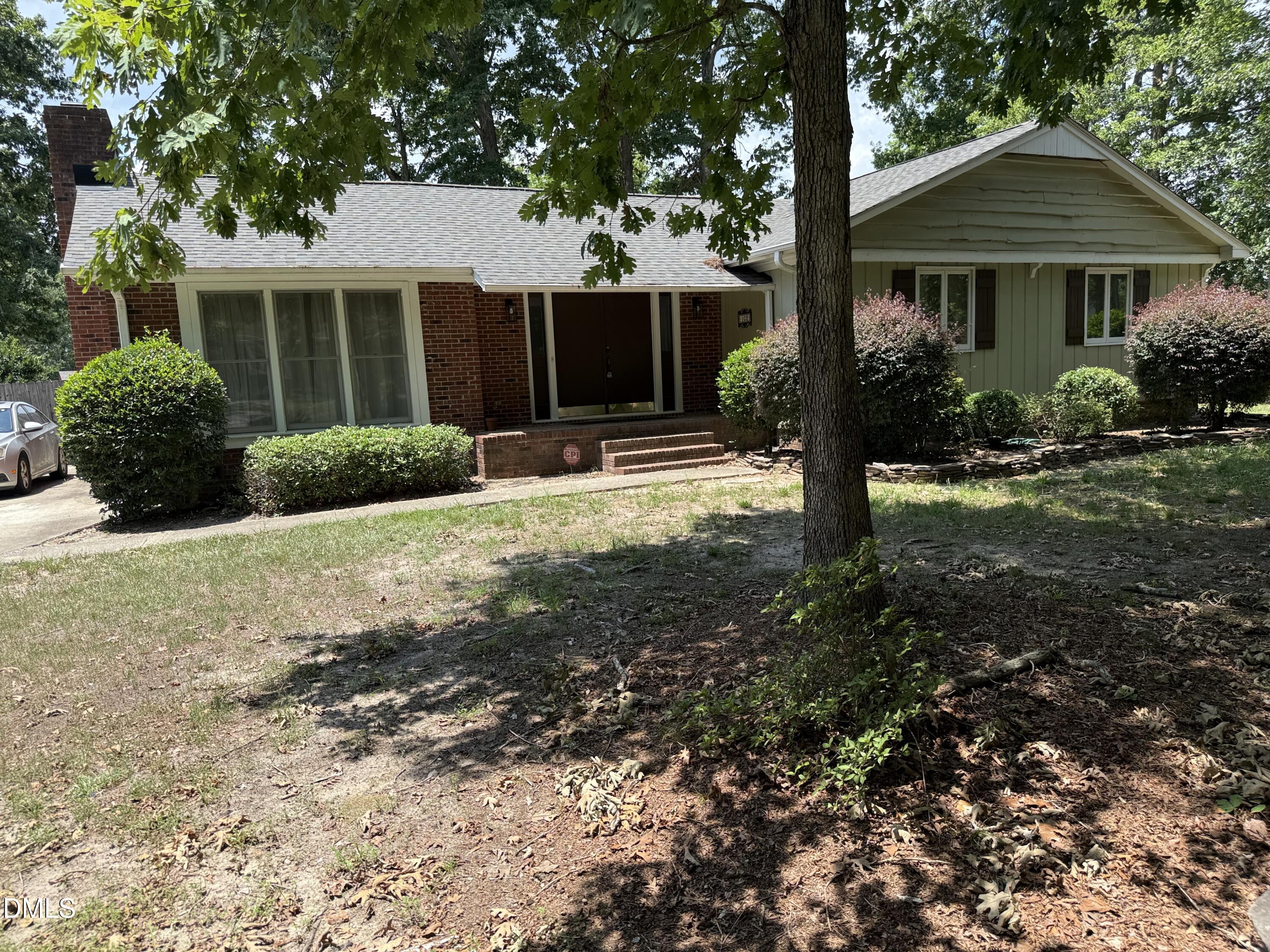 102 Pebblebrook Drive
