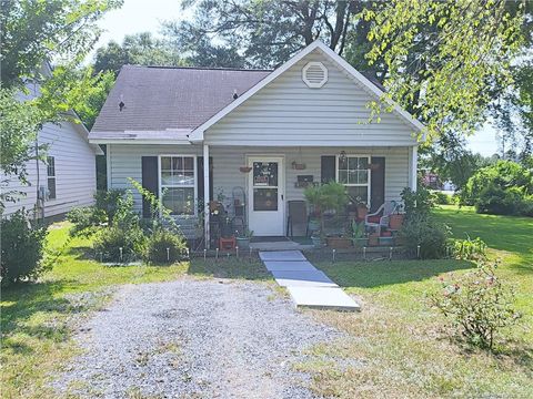 315/ 317/420/421/425 McIver & 701A&B/703/705/707 Italy Street Fayetteville NC 28301