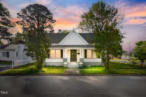 302 N Sumner Street Selma NC 27576