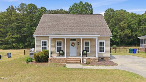 Photo of 912 E Birchwood Drive, Nashville, NC 27856 (MLS # 10173553)