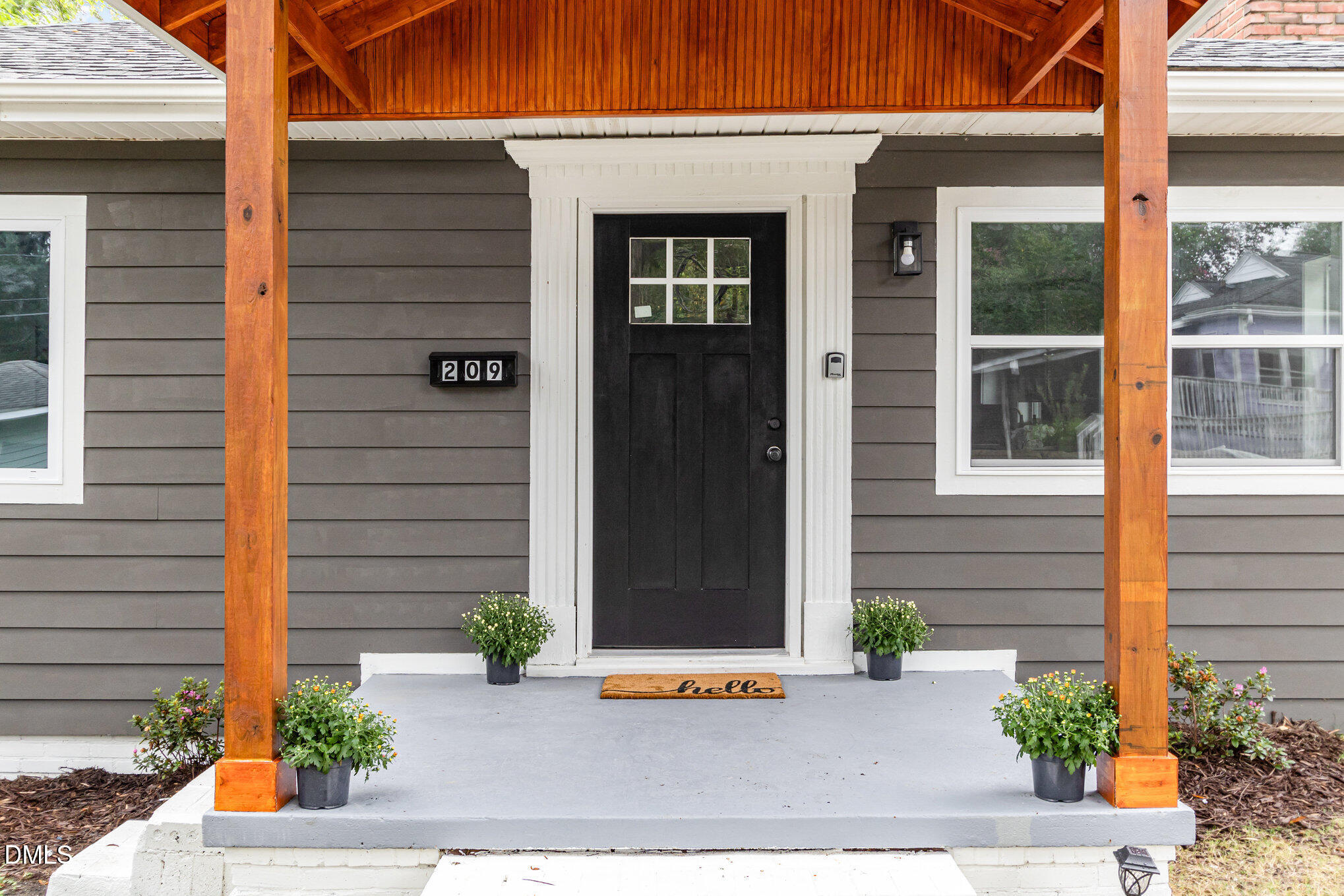 209 E Lavender Avenue