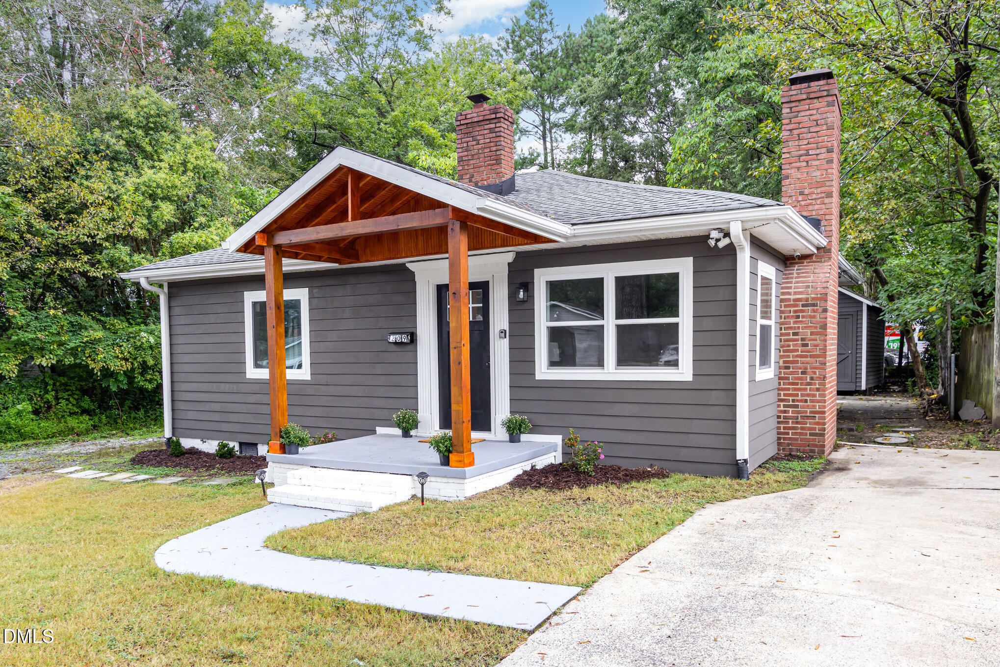 209 E Lavender Avenue