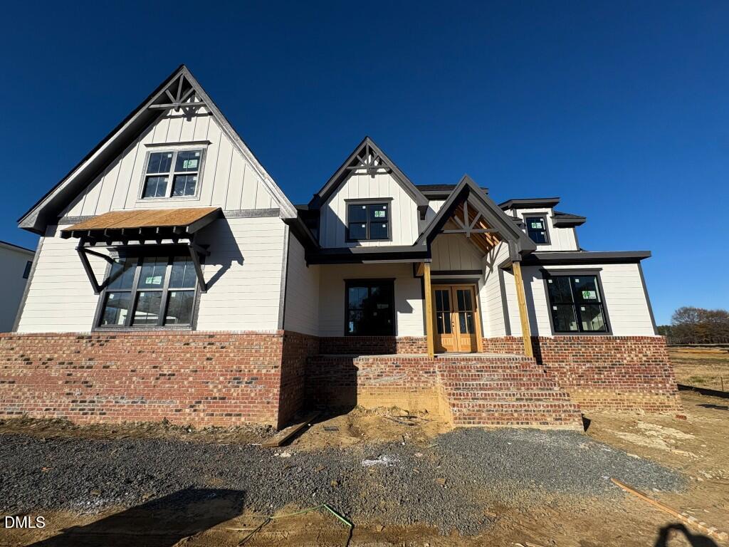 5852 Carriage Gate Drive