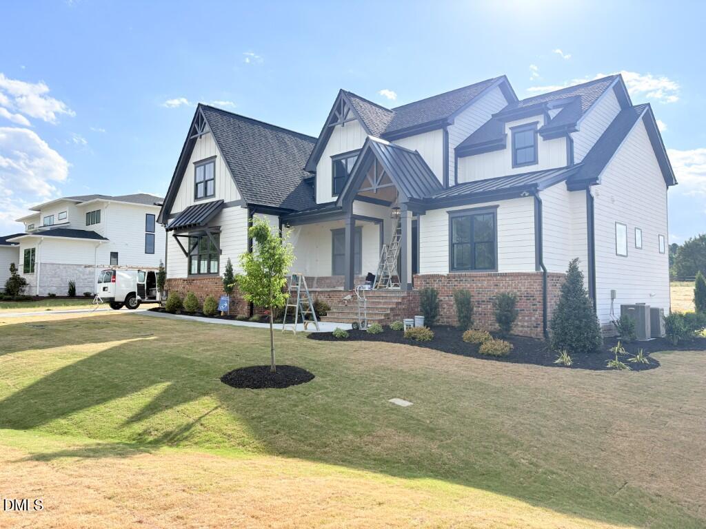 5852 Carriage Gate Drive