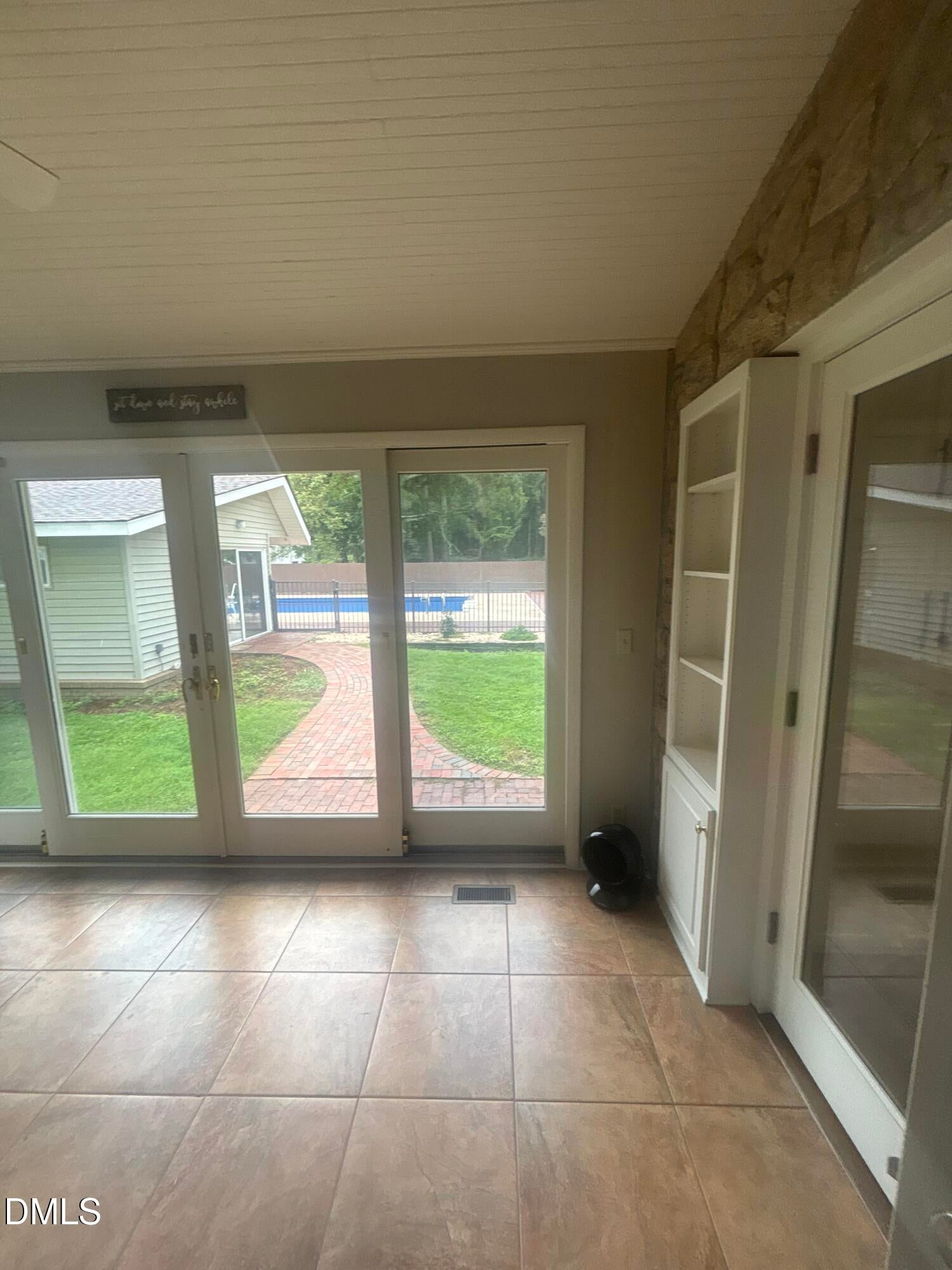 329 Ditchbank Road