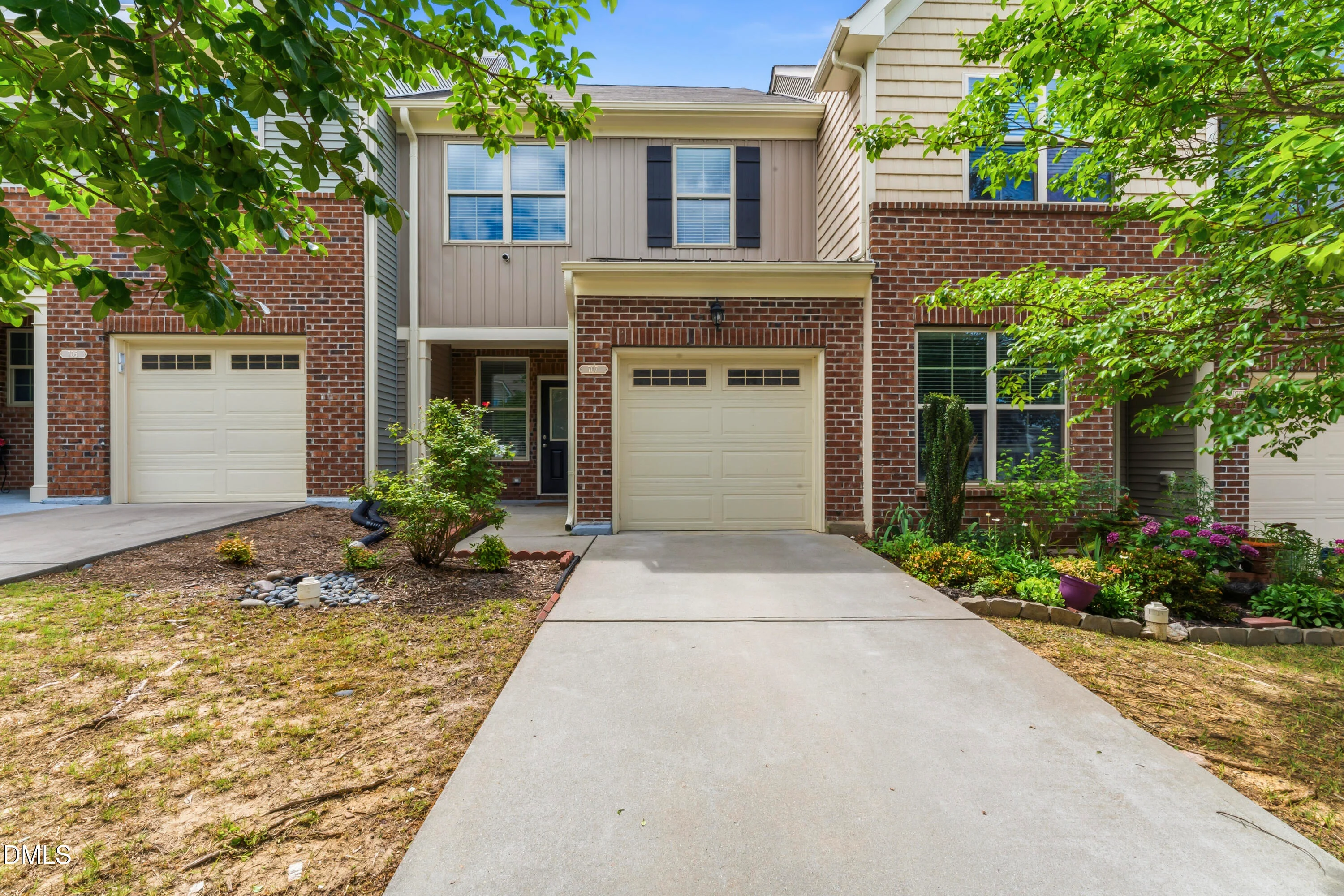 707 Davenbury Way