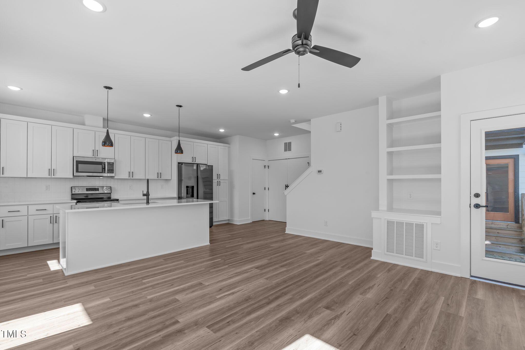 1322 E Lenoir Street