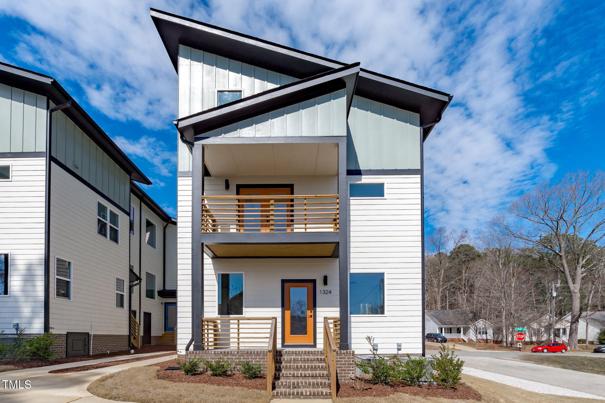 1322 E Lenoir Street