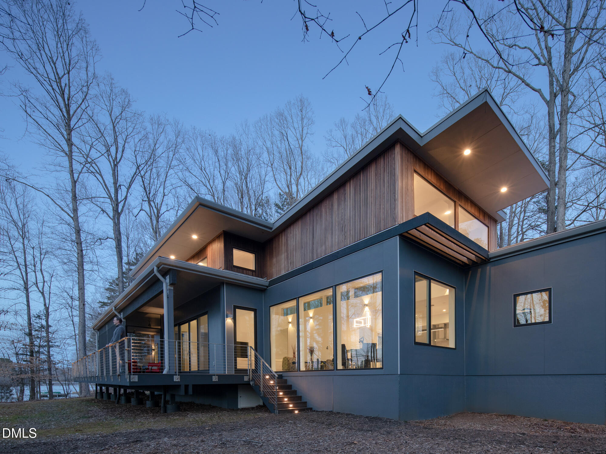 928 Shorefront Lane