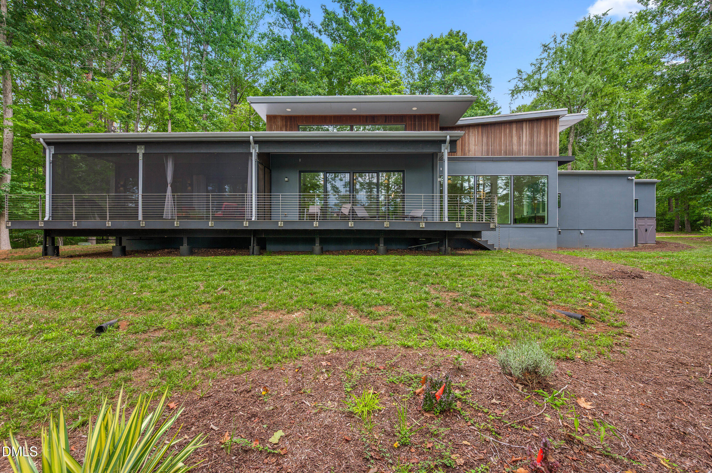 928 Shorefront Lane