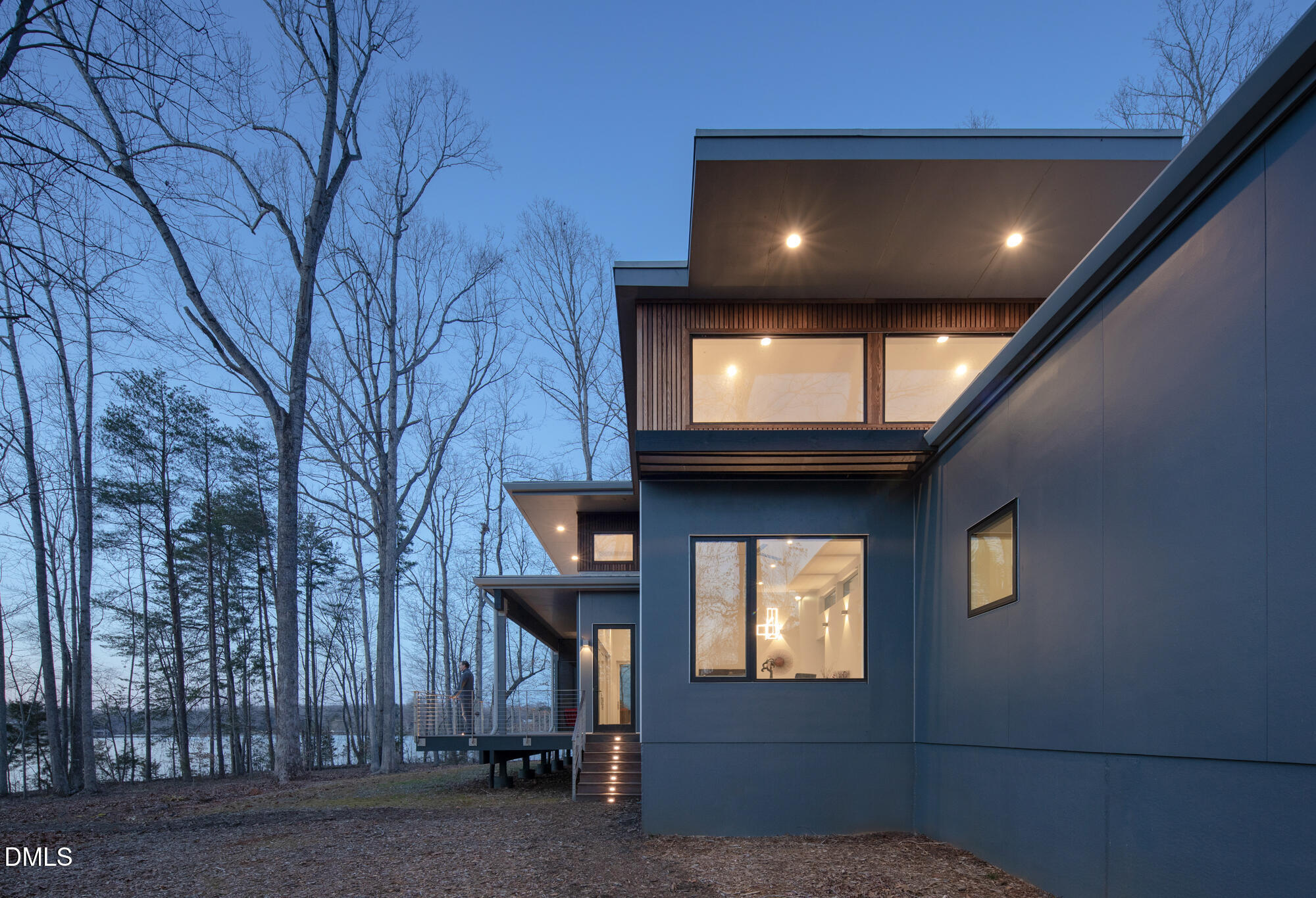 928 Shorefront Lane