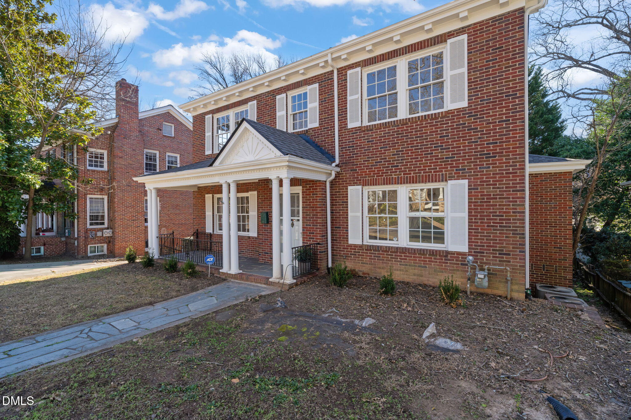 907 W Johnson Street