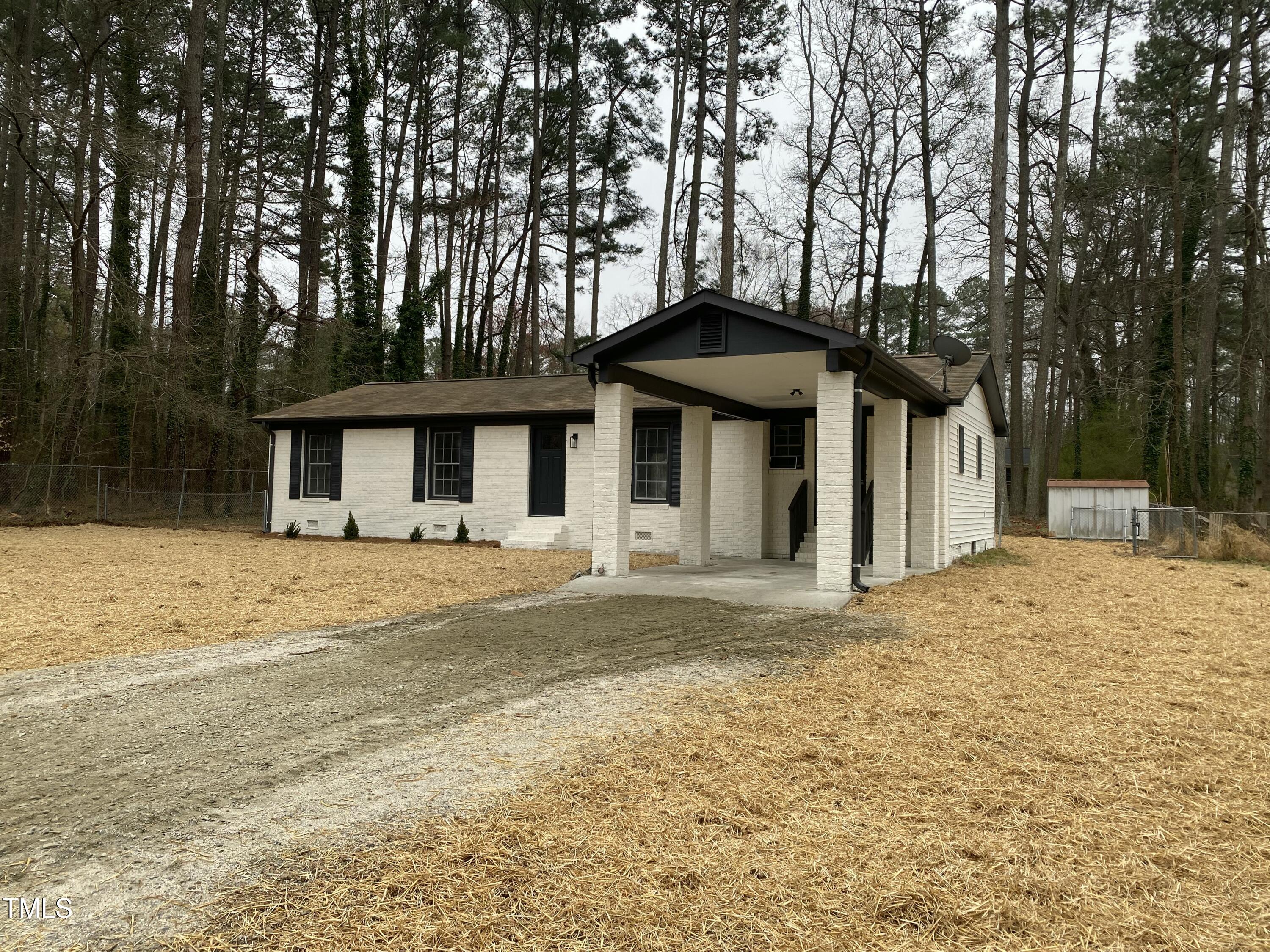 905 Spruce Pine Trail
