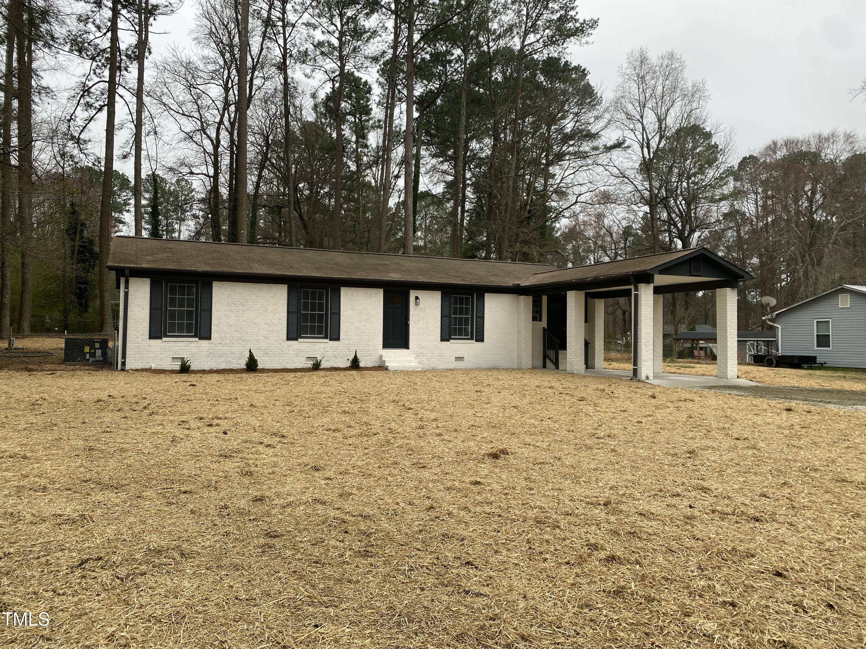 905 Spruce Pine Trail